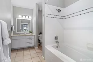 2000 Alaskan Wy, Seattle, WA 98121 - Photo 21