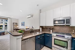 2000 Alaskan Wy, Seattle, WA 98121 - Photo 9