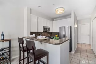 2000 Alaskan Wy, Seattle, WA 98121 - Photo 11