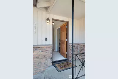 9804 241st Place SW, Edmonds, WA 98020 - Photo 5