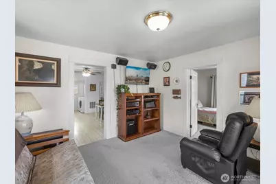2212 Columbia Avenue, Everett, WA 98203 - Photo 9
