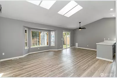 5601 71st Avenue W, Marysville, WA 98270 - Photo 9