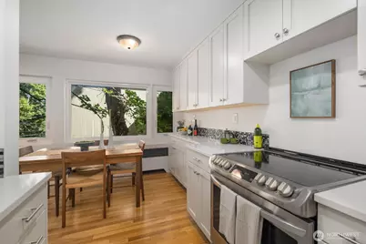 632 13th Avenue E #19, Seattle, WA 98102 - Photo 17