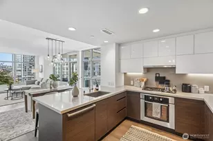 588 Bell St, Seattle, WA 98121 - Photo 9