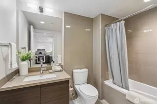 588 Bell St, Seattle, WA 98121 - Photo 13
