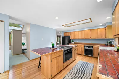 208 Hawthorn Road, Bellingham, WA 98225 - Photo 17