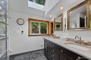 2201 30th St, Bellingham, WA 98225 - Photo 23