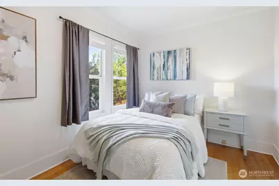 1709 N 35th Street, Seattle, WA 98103 - Photo 13