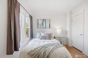 1709 N 35th St, Seattle, WA 98103 - Photo 15