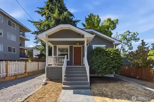 1709 N 35th St, Seattle, WA 98103 - Photo 1