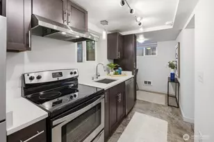 1709 N 35th St, Seattle, WA 98103 - Photo 21