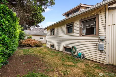 4317 SW Charlestown Street, Seattle, WA 98116 - Photo 3