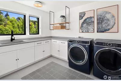 728 W Etruria Street, Seattle, WA 98119 - Photo 33