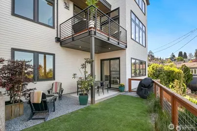 728 W Etruria Street, Seattle, WA 98119 - Photo 35