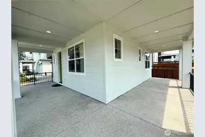 10044 5th Avenue SW, Seattle, WA 98146 - Photo 3