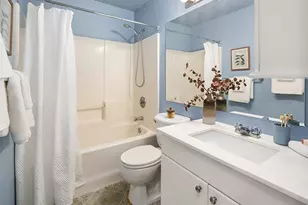 323 Queen Anne Ave N, Seattle, WA 98109 - Photo 15