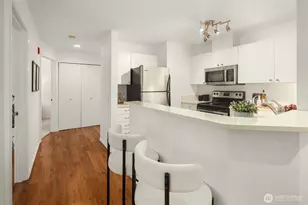 323 Queen Anne Ave N, Seattle, WA 98109 - Photo 11