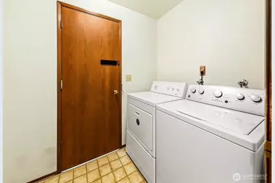 20832 88th Place W, Edmonds, WA 98026 - Photo 15