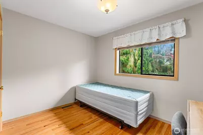 5128 Seaview Way, Everett, WA 98203 - Photo 23