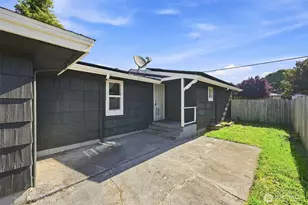 1402 Violet Meadow St S, Tacoma, WA 98444 - Photo 17
