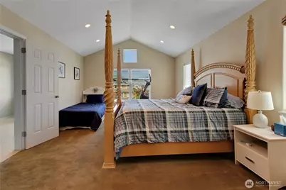 3266 Phillips Avenue, Enumclaw, WA 98022 - Photo 13