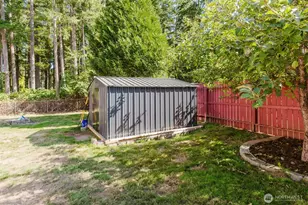70 Tahuyeh Dr W, Bremerton, WA 98312 - Photo 19