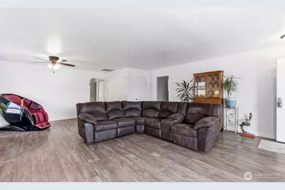 9816 Ramsay Drive SE, Yelm, WA 98597 - Photo 5