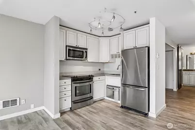 511 E Roy St #213, Seattle, WA 98102 - Photo 7