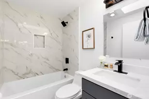 8548 1st Ave NE, Seattle, WA 98115 - Photo 19