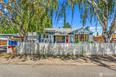 845 N Devon Ave, East Wenatchee, WA 98802 - Photo 1