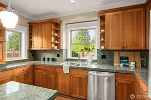 4606 S Andover St, Seattle, WA 98118 - Photo 15
