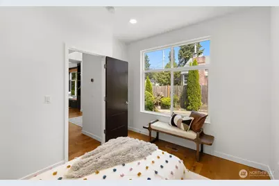 10718 15th Avenue NE, Seattle, WA 98125 - Photo 23