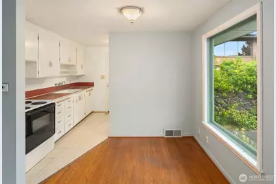 112 NW 44th Street, Seattle, WA 98107 - Photo 11