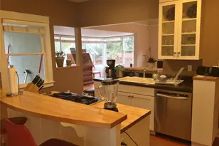 4412 2nd Ave NE, Seattle, WA 98105 - Photo 11