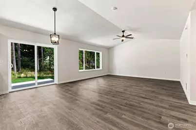 18042 Highland Court SE, Yelm, WA 98597 - Photo 9