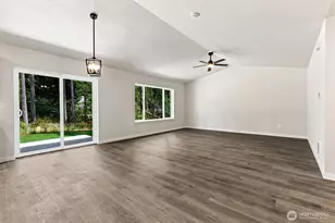 18042 Highland Ct SE, Yelm, WA 98597 - Photo 9
