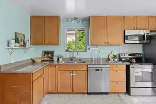 311 S 104th St, Seattle, WA 98168 - Photo 15