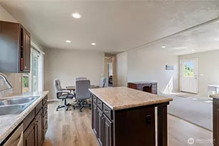 5219 5th St, Bremerton, WA 98312 - Photo 5