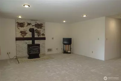 237 Dolphin Avenue NE, Ocean Shores, WA 98569 - Photo 9