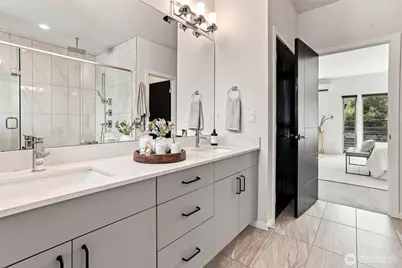 8527 Interlake Avenue N, Seattle, WA 98103 - Photo 17
