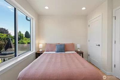 8043 B 19th Avenue NE, Seattle, WA 98115 - Photo 9