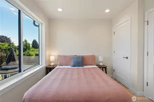 8043 B 19th Ave NE, Seattle, WA 98115 - Photo 9