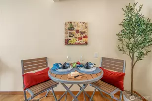 7025 25th Ave NE, Seattle, WA 98115 - Photo 7