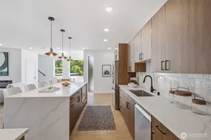 5720 NE 65th St, Seattle, WA 98115 - Photo 9