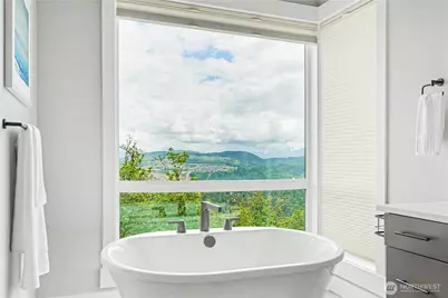 510 Viewcrest Drive NW, Issaquah, WA 98027 - Photo 25