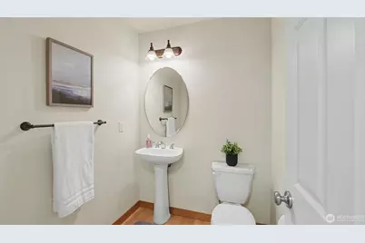 324 Quincy Avenue NE, Renton, WA 98059 - Photo 9