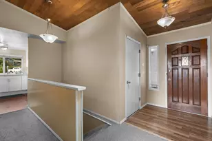 10830 Lake View Dr, Lake Stevens, WA 98258 - Photo 5