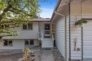 10830 Lake View Dr, Lake Stevens, WA 98258 - Photo 3