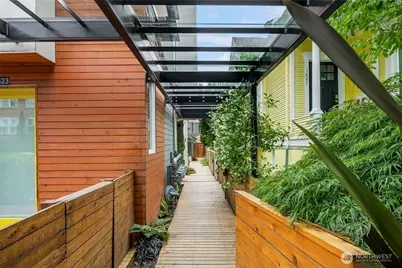 1623 14th Avenue #E, Seattle, WA 98122 - Photo 3