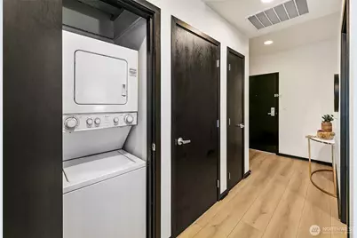 2716 Elliott Avenue #605, Seattle, WA 98121 - Photo 15